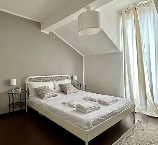 Sky-view Flat In Apartament Mediolan