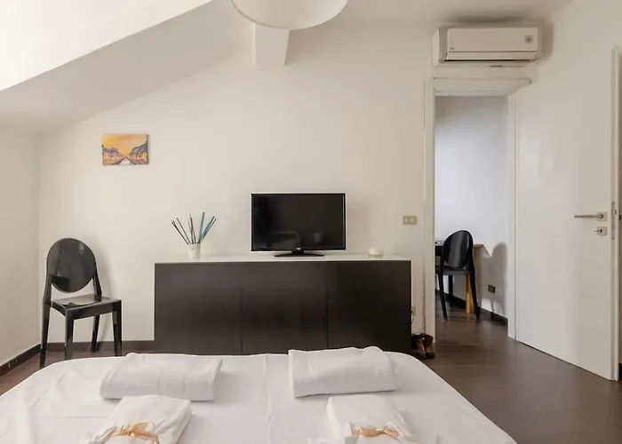 Sky-view Flat In Apartment Milan
